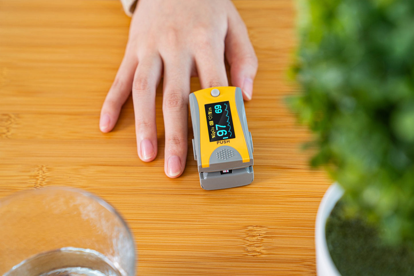 Digital Fingertip Pulse Oximeter