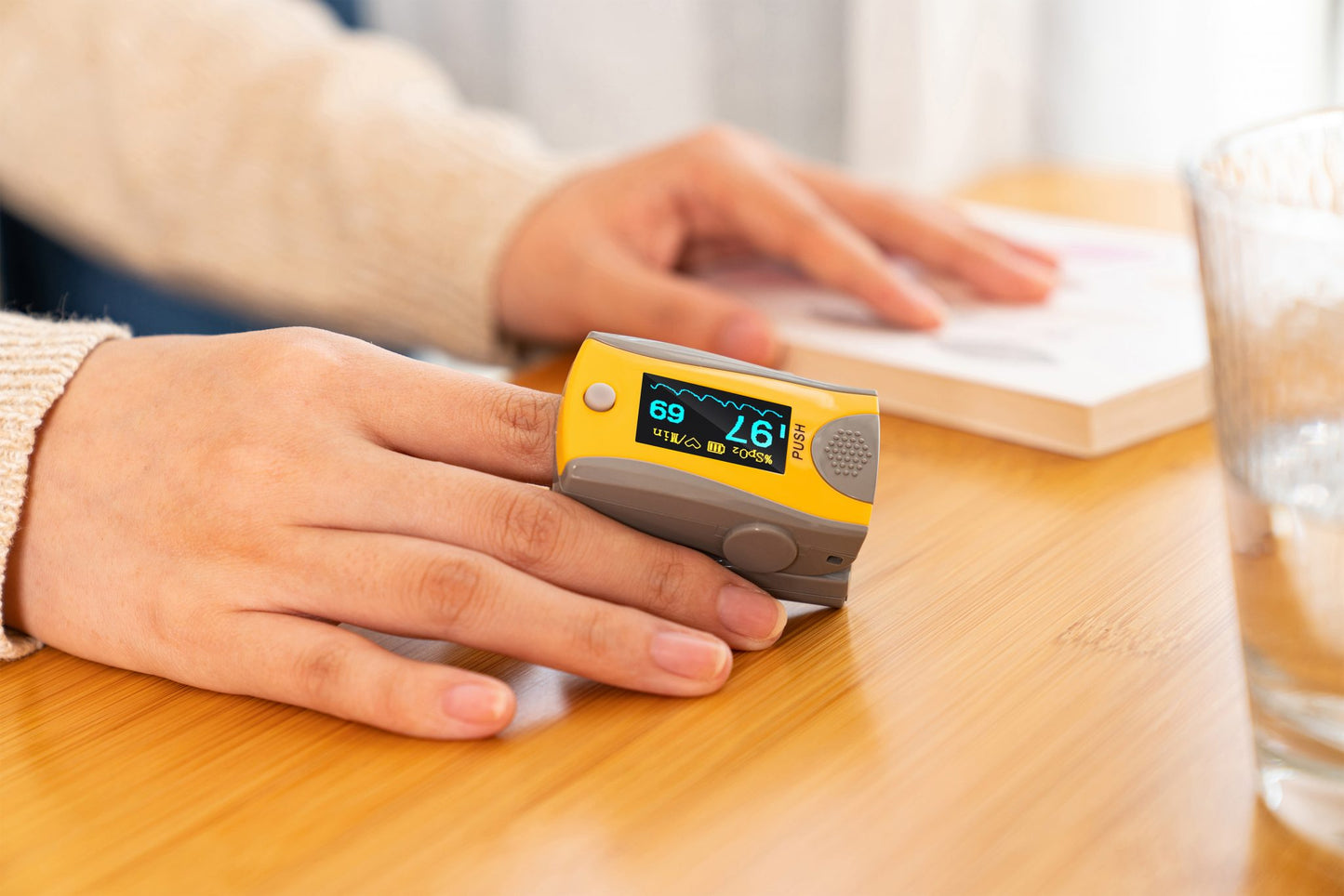 Digital Fingertip Pulse Oximeter